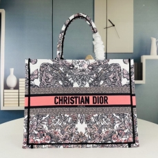 Dior Shopping Bags